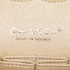 Bolso de mano Chanel  Timeless Classic en cuero acolchado beige plateado - Detail D4 thumbnail