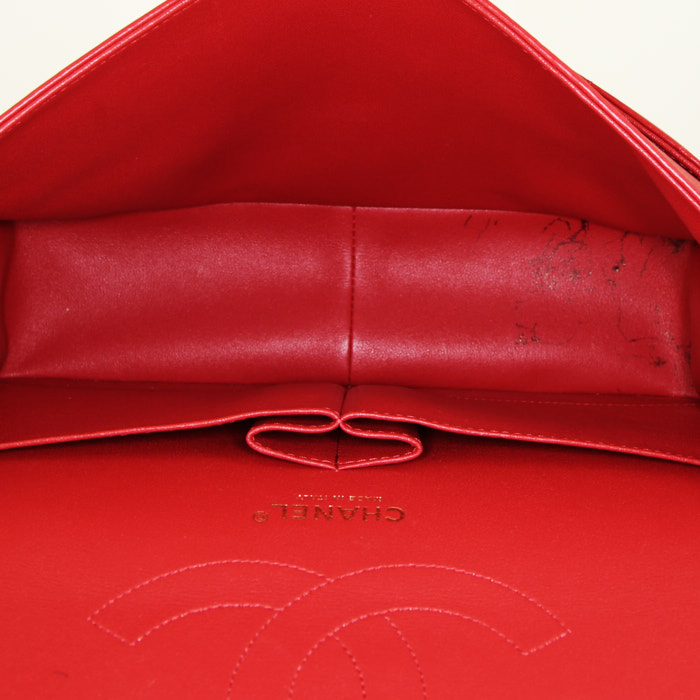 Chanel Timeless jumbo handbag in red quilted leather - Detail D3