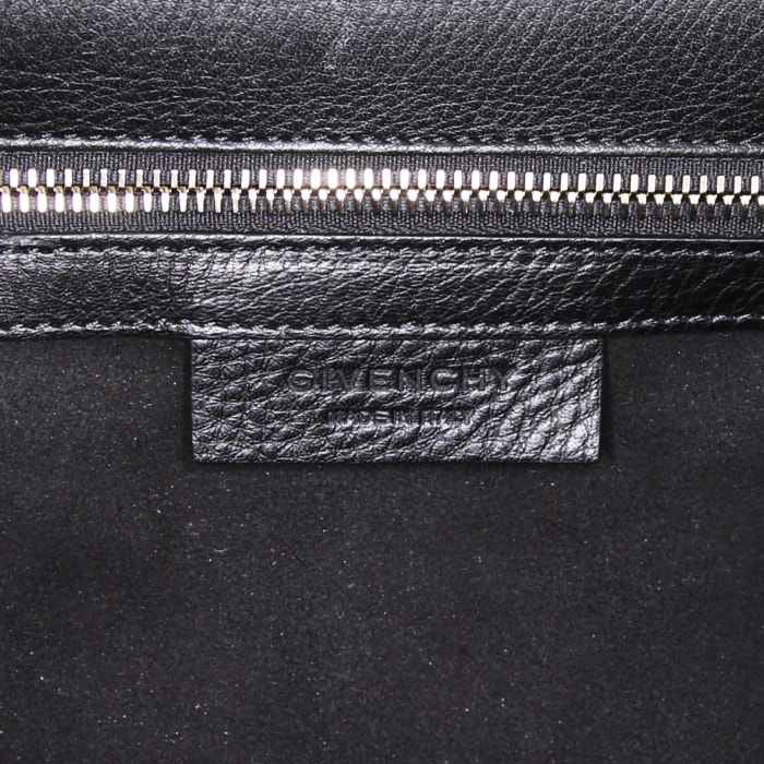 Givenchy Pandora Box handbag in black leather and black smooth leather - Detail D4