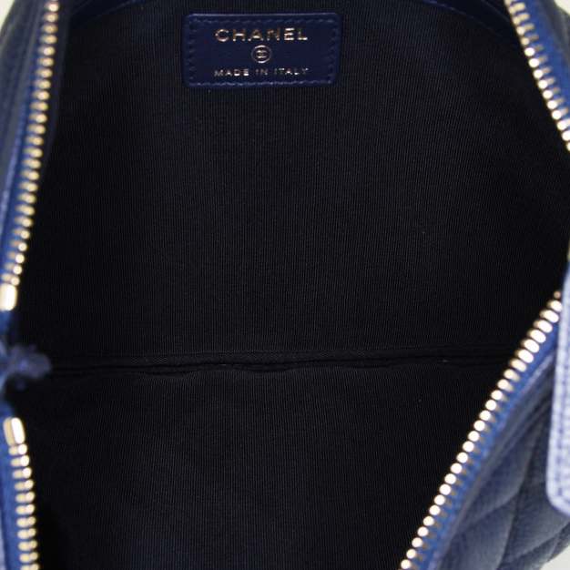 Pochette Chanel in pelle martellata e trapuntata blu - Detail D2