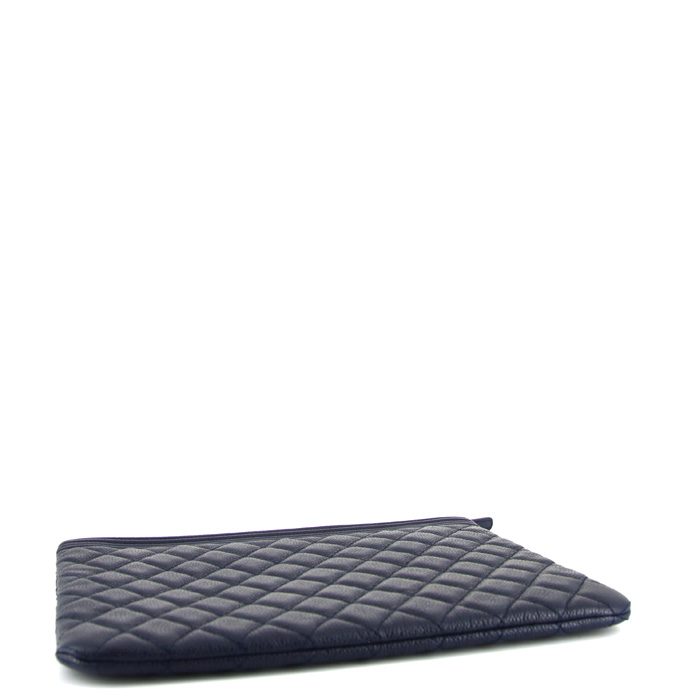 Chanel pouch in blue quilted grained leather - Detail D4