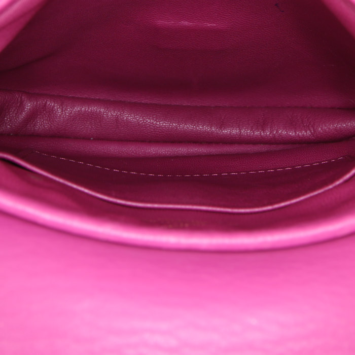 Louis Vuitton Vintage shoulder bag in pink and purple leather - Detail D2