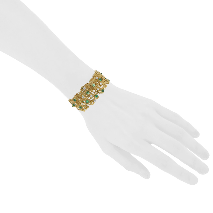 Brazalete época años 70 articulado Vintage en oro amarillo,  esmeralda y diamantes - Detail D1