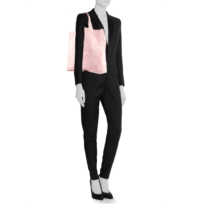 Shopping bag Chanel Grand Shopping in tessuto di spugna rosa - Detail D1