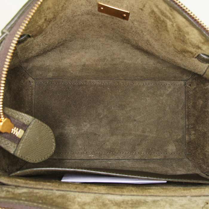 Celine Belt micro modèle shoulder bag in khaki grained leather - Detail D3