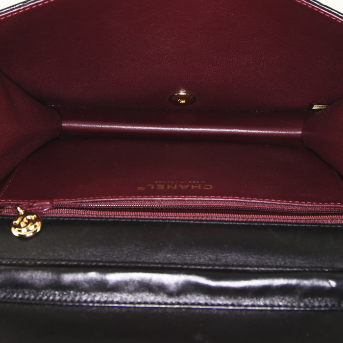 Chanel Mademoiselle handbag in black quilted leather - Detail D2