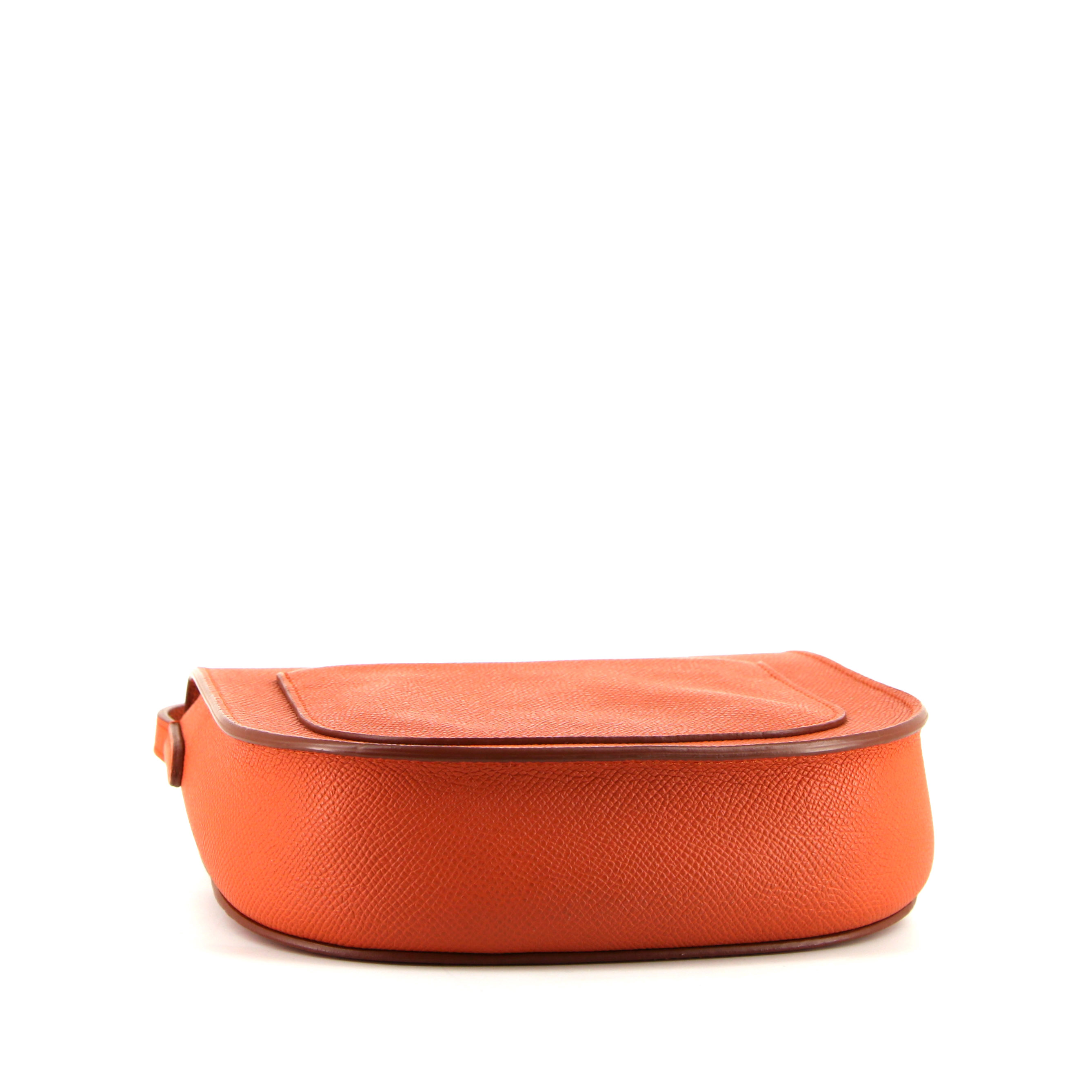 Borsa a tracolla Céline Trotteur modello piccolo in pelle martellata arancione - Detail D4