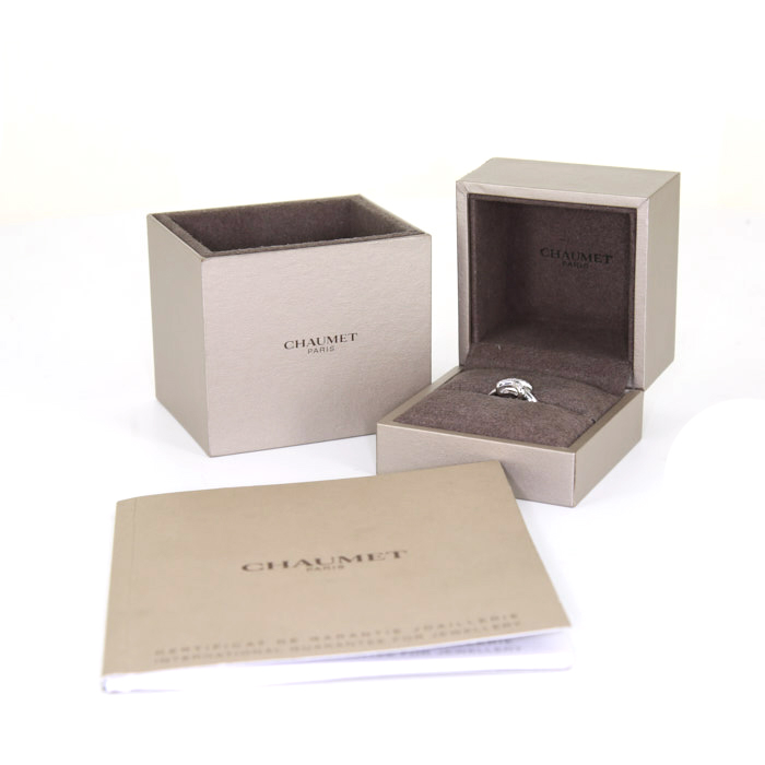 Bague Chaumet Jeux de Liens moyen modèle en or blanc et diamants - Detail D2