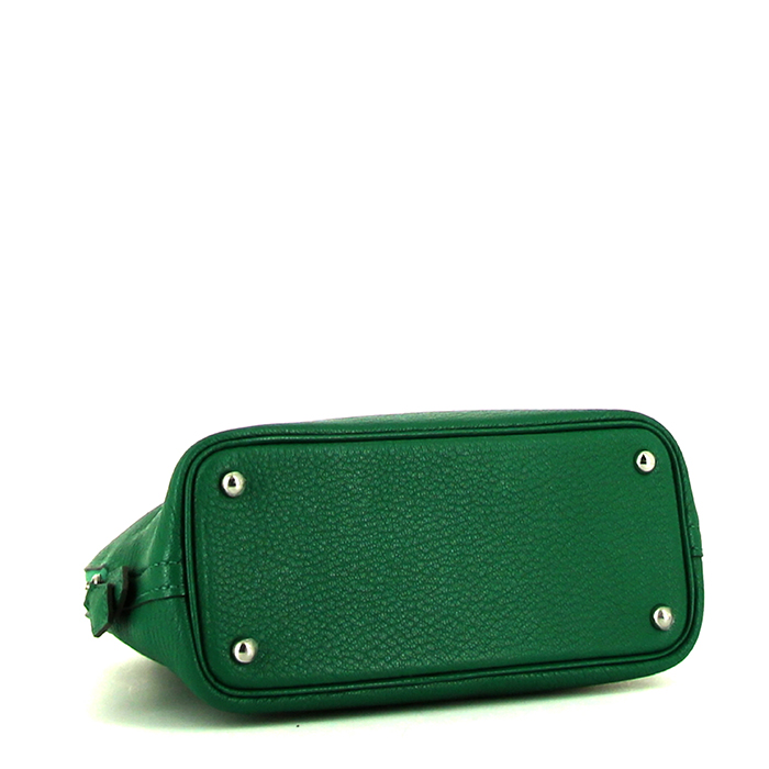 Hermes Bolide mini handbag in green Vertigo Mysore leather - Detail D5