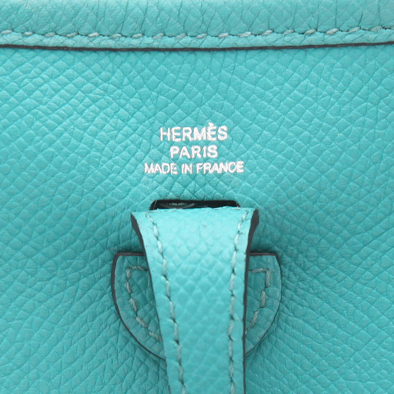 Borsa a tracolla Hermès Mini Evelyne in pelle togo blu e tela blu - Detail D2