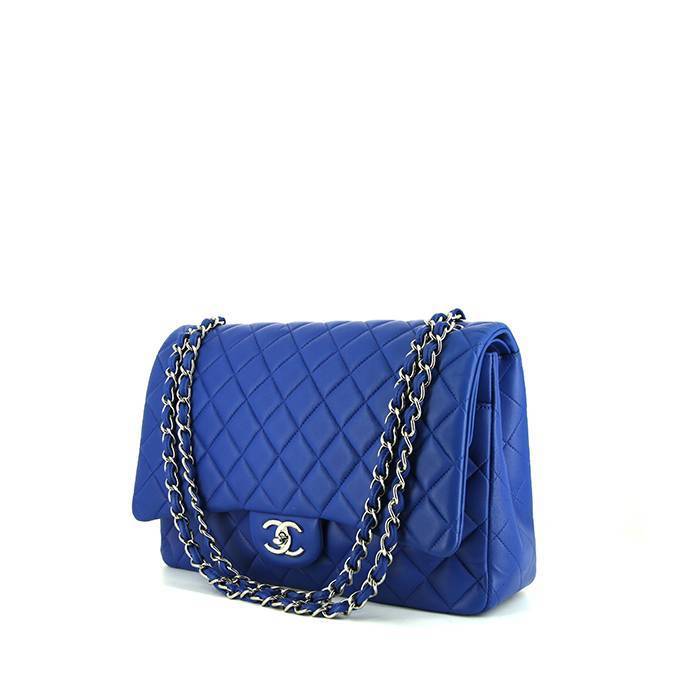 Chanel Timeless Maxi Jumbo handbag in blue quilted leather - 00pp