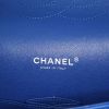 Chanel Timeless Maxi Jumbo handbag in blue quilted leather - Detail D4 thumbnail