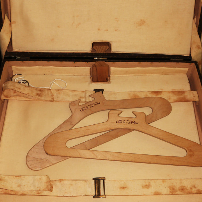 Maleta Louis Vuitton Alzer 60 en lona Monogram marrón y fibra vulcanizada - Detail D2