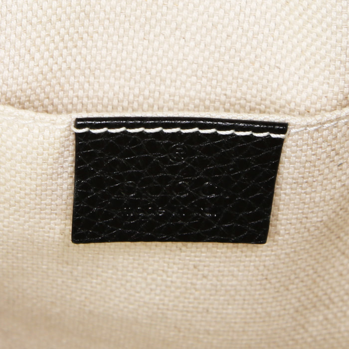 Gucci Soho Disco shoulder bag in black grained leather - Detail D3
