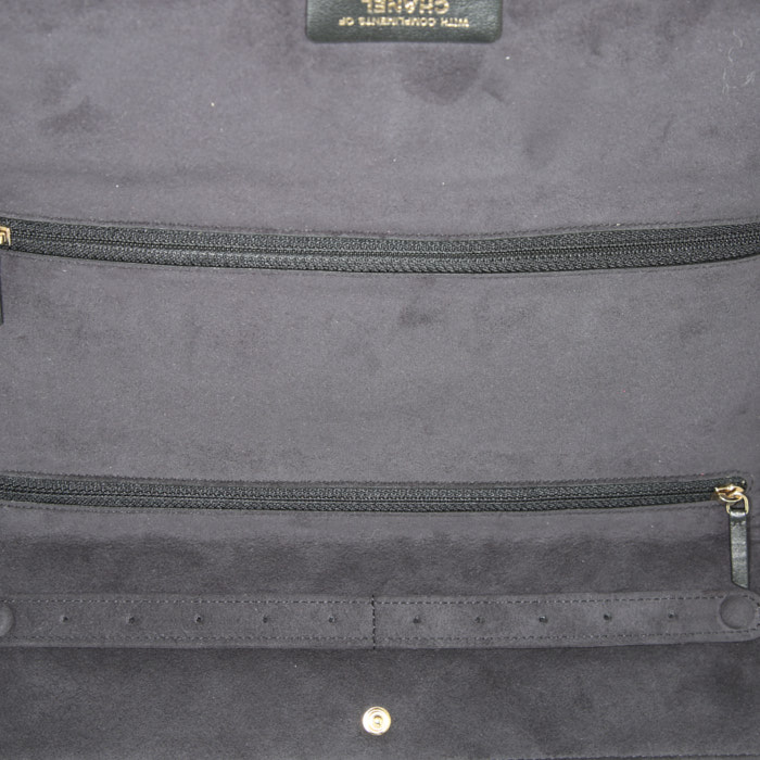 Pochette à bijoux Chanel en toile matelassée noire - Detail D3