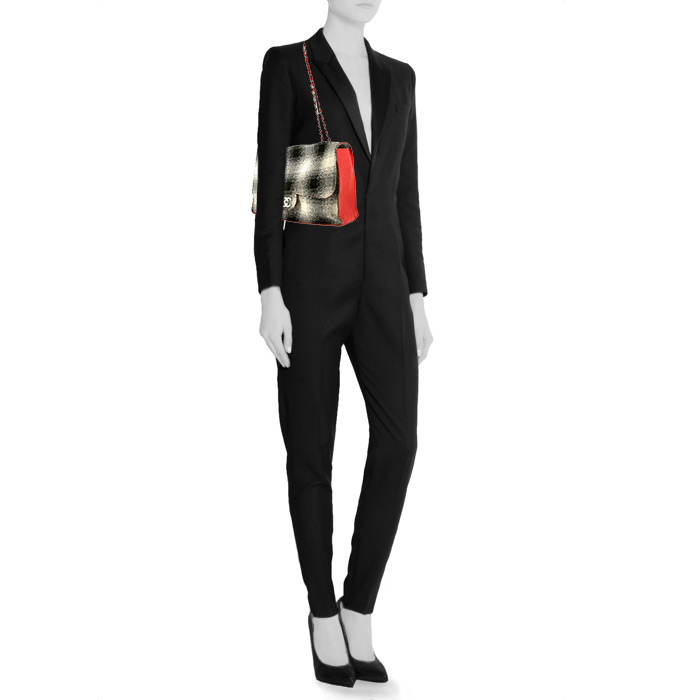 Chanel Timeless handbag in tweed and red leather - Detail D1