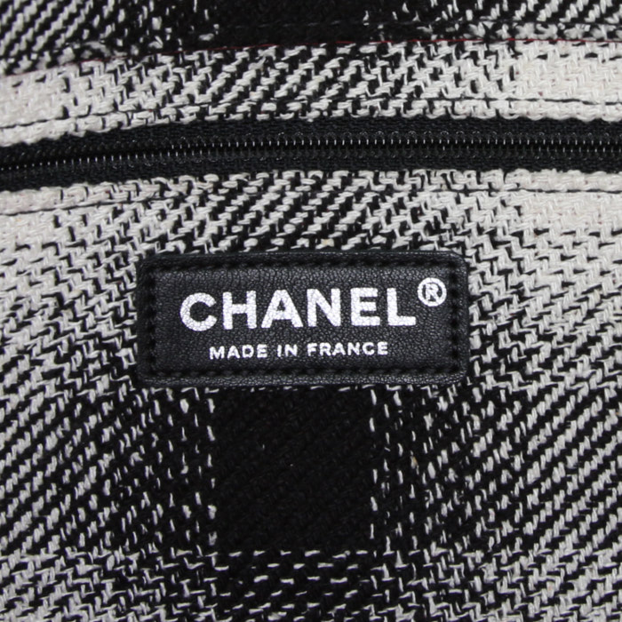 Sac à main Chanel Timeless en tweed et cuir rouge - Detail D4