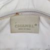 Bolso de mano Chanel en lona acolchada negra - Detail D4 thumbnail