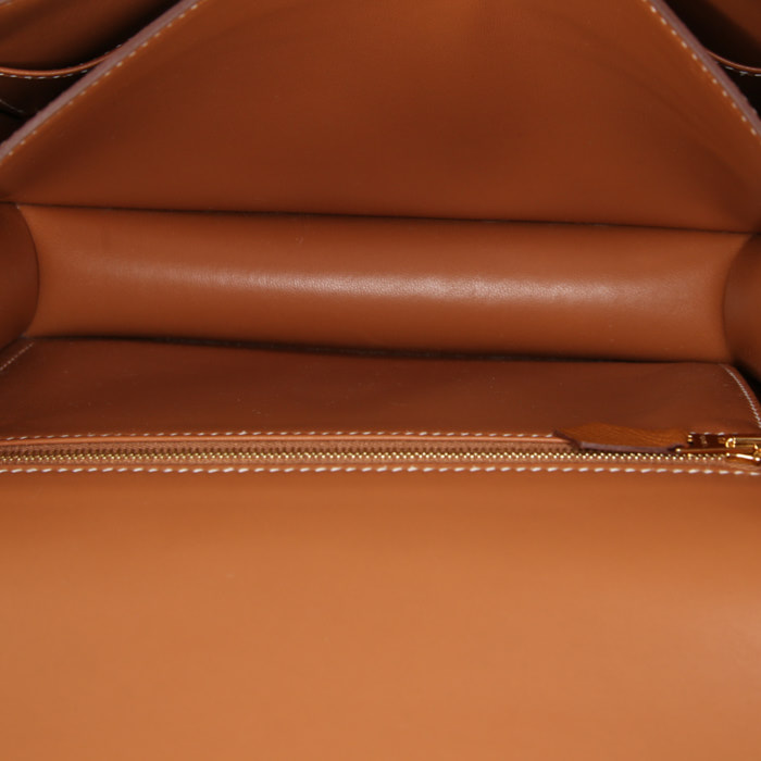 Sac à main Hermes Constance en cuir epsom gold - Detail D3