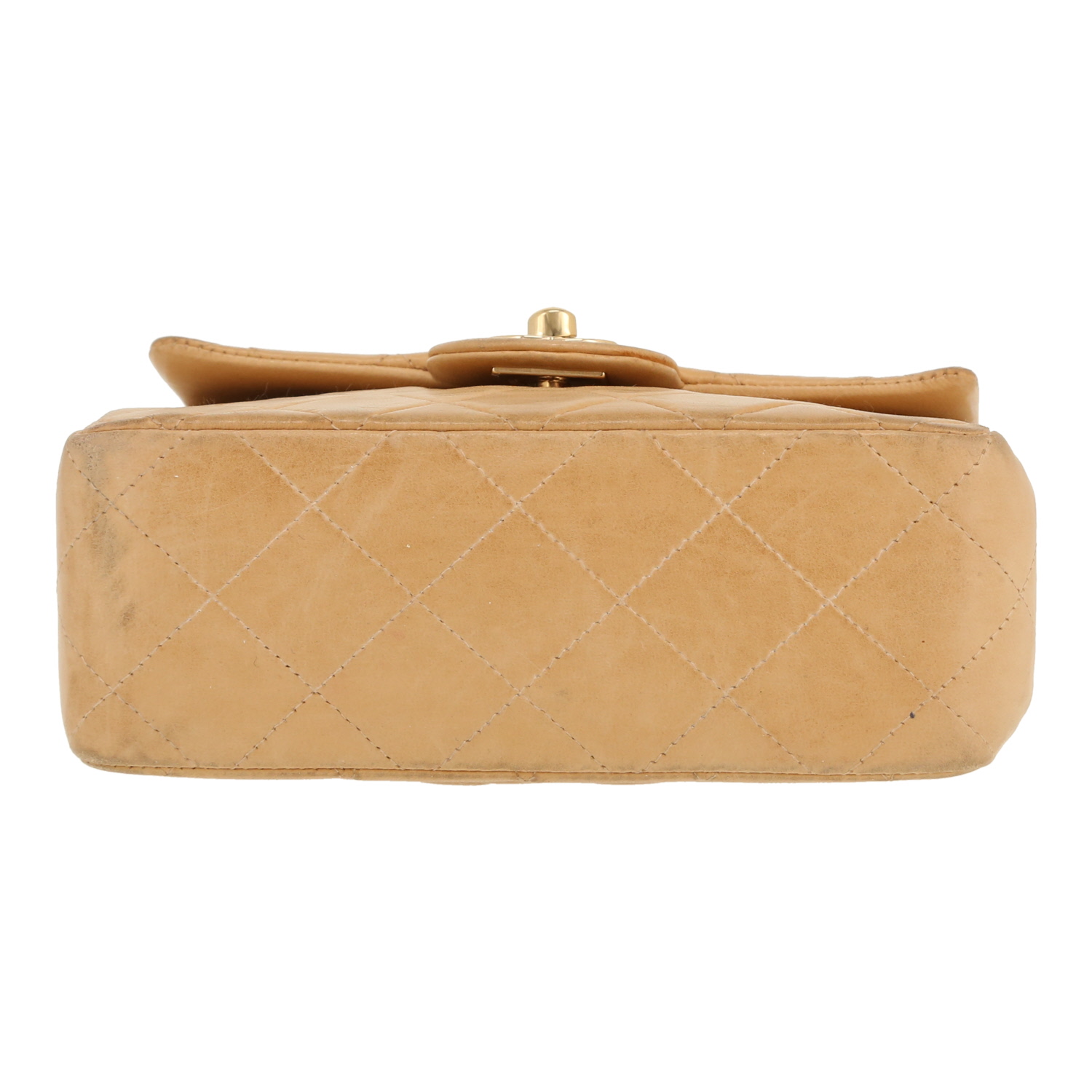 Bolso bandolera Chanel Timeless Mini en cuero acolchado beige - Detail D1