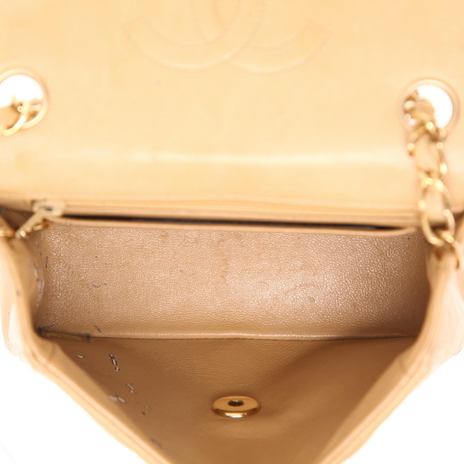 Chanel Timeless Mini shoulder bag in beige quilted leather - Detail D3