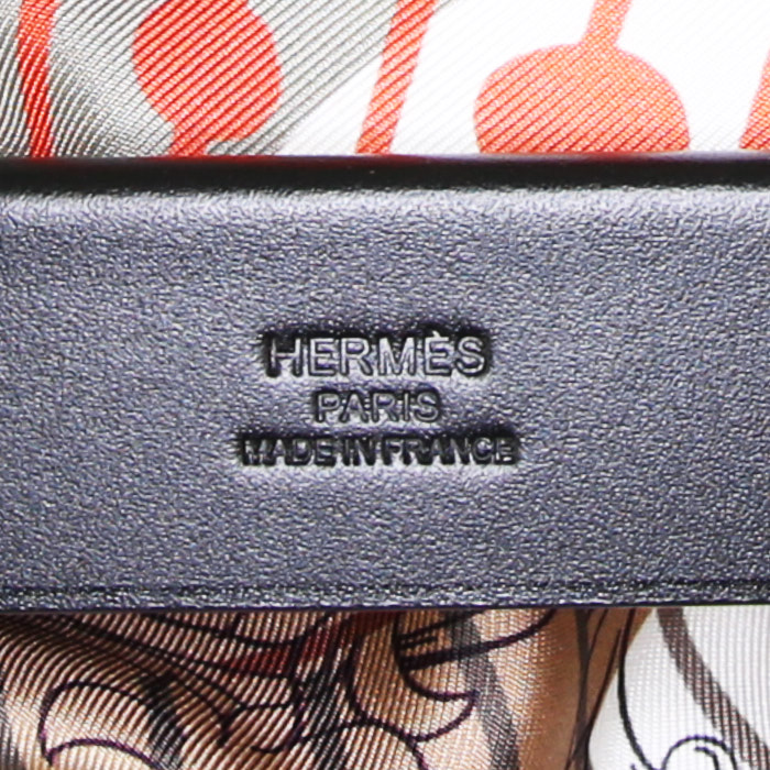 Hermès Silkit handbag in khaki, beige and brown silk and brown Barenia leather - Detail D3