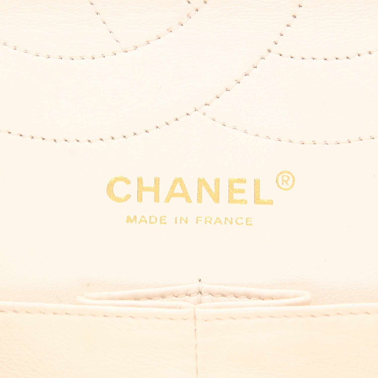 Chanel  Chanel 2.55 shoulder bag  in cream color quilted leather - Detail D2