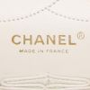 Chanel  Chanel 2.55 shoulder bag  in cream color quilted leather - Detail D4 thumbnail