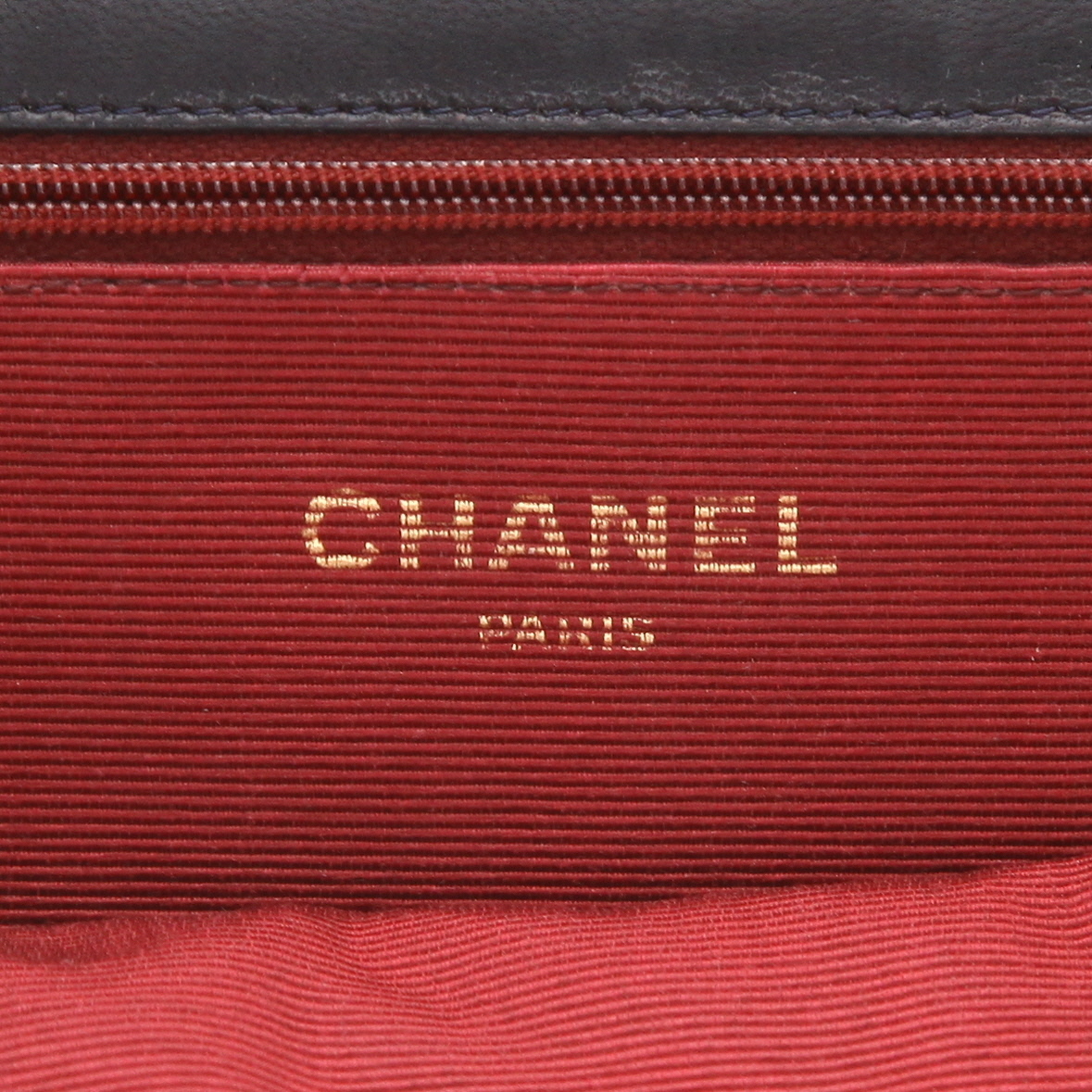 Bolso de mano Chanel  Vintage en cuero azul marino - Detail D2