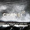 Chanel  Vintage handbag  in black patent quilted leather - Detail D3 thumbnail