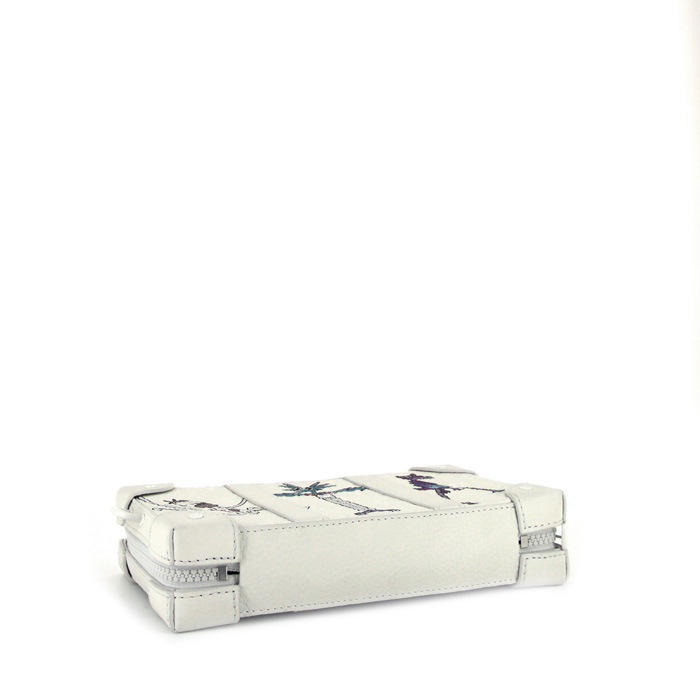 Louis Vuitton Soft Trunk shoulder bag in white leather - Detail D4