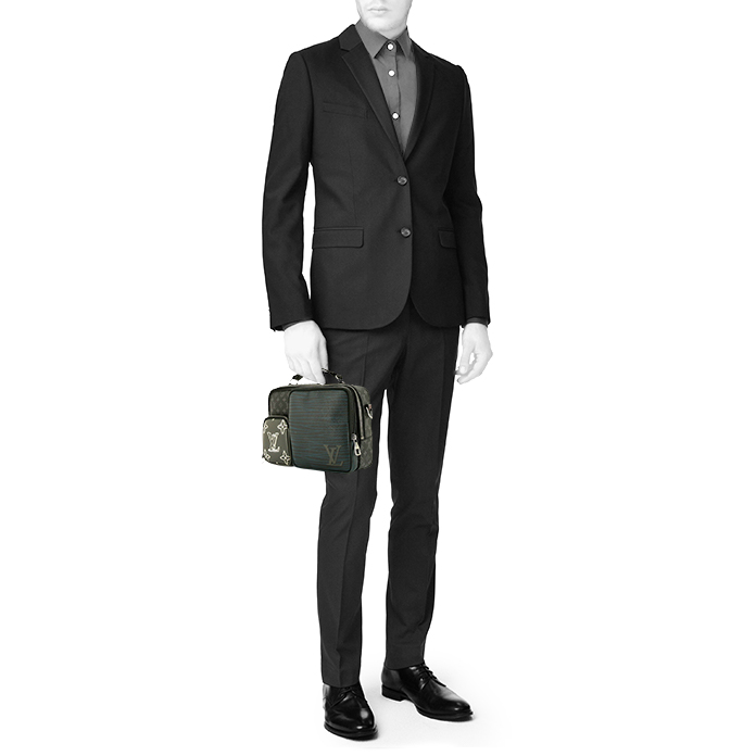 Louis Vuitton Louis Vuitton Editions Limitées shoulder bag in monogram canvas and black leather - Detail D1