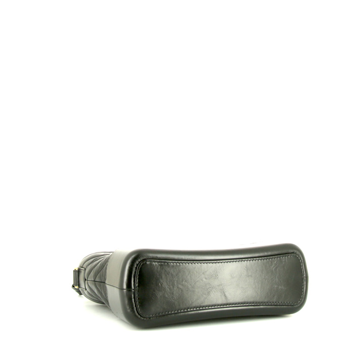 Bolso bandolera Chanel Gabrielle  modelo mediano en cuero acolchado con motivos de espigas negro - Detail D5