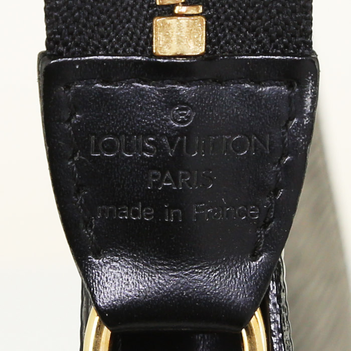 Pochette Louis Vuitton Pochette accessoires in pelle Epi nera - Detail D3