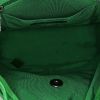 Mochila Chanel Sac à dos en cuero acolchado verde - Detail D2 thumbnail