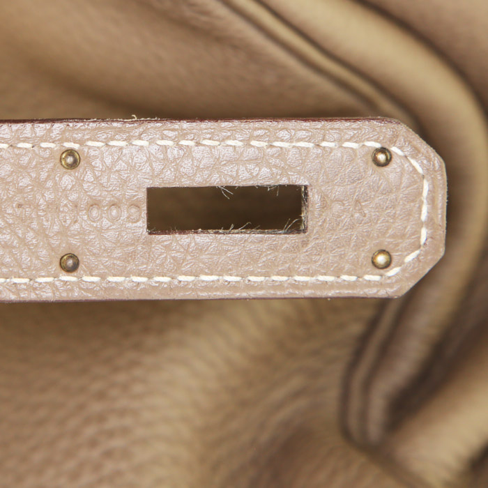 Sac à main Hermes Kelly 40 cm en cuir togo étoupe - Detail D5