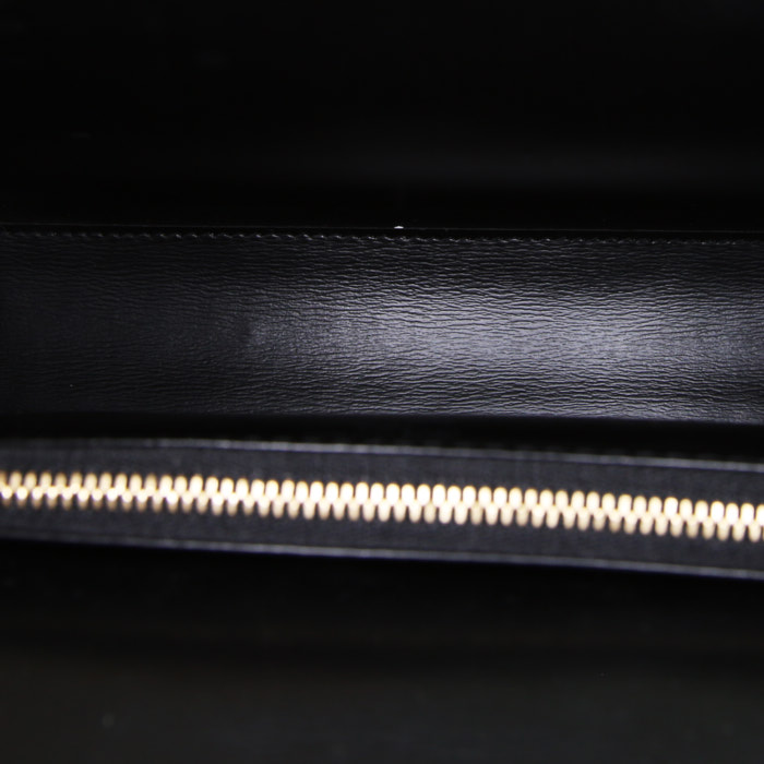 Sac à main Louis Vuitton Malesherbes en cuir épi noir - Detail D2