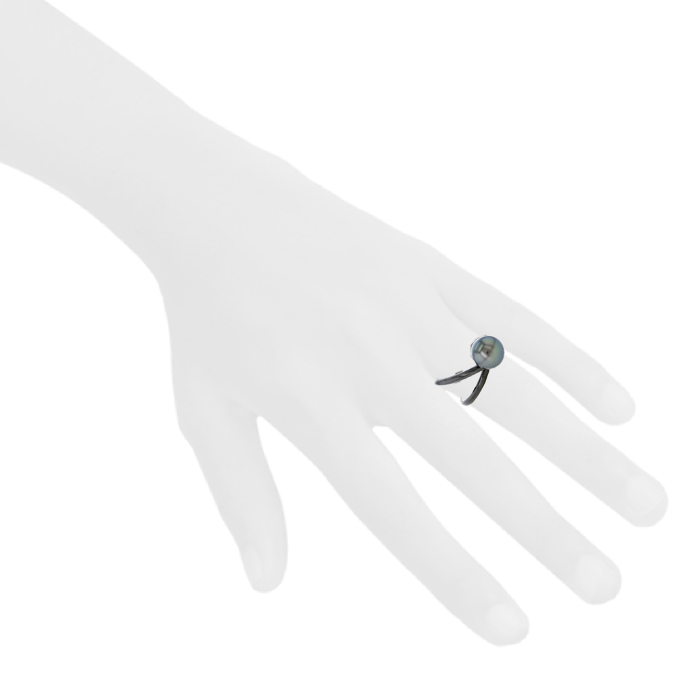 Mikimoto ring in white gold, lacquer and cultured pearl - Detail D1