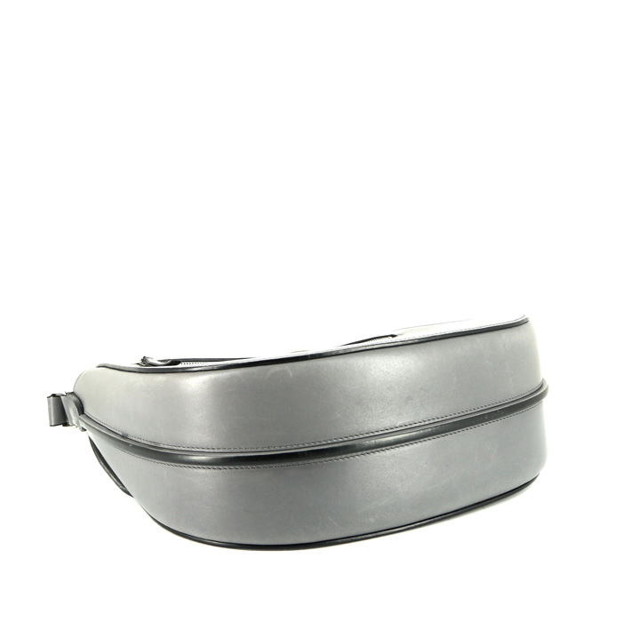 Bolso bandolera Céline Trotteur modelo grande en cuero gris - Detail D4