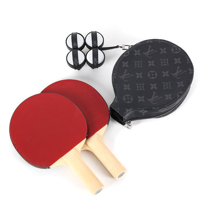 Louis Vuitton, a ping-pong set "James", including two ping-pong rackets with their Monogram Éclipse cover and 4 balls monogramed, signed, of 2022 - 00pp