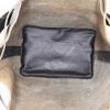 Louis Vuitton grand Noé large model handbag in black leather - Detail D2 thumbnail