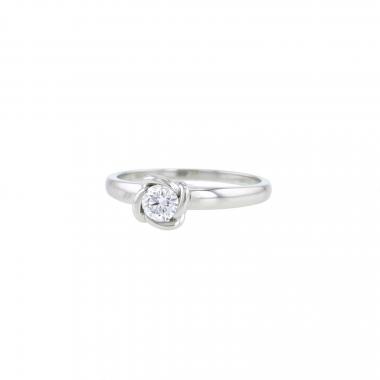 Sortija Fred Fleur Céleste de platino y diamante