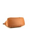 Gucci shoulder bag in gold grained leather - Detail D5 thumbnail