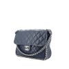 Bolso de mano Chanel Petit Shopping en cuero acolchado azul - 00pp thumbnail