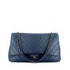 Bolso de mano Chanel Timeless en cuero acolchado con motivos de espigas azul - 360 thumbnail