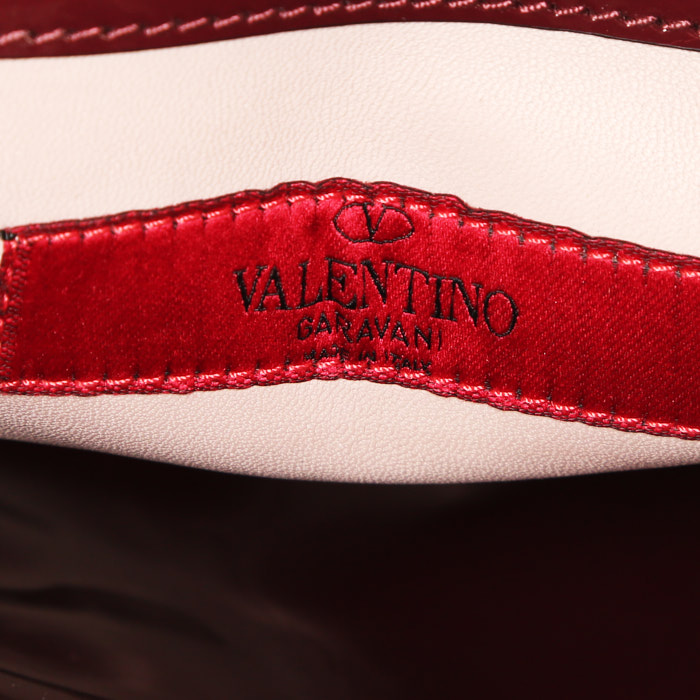 Bolso Cabás Valentino Rockstud en charol color burdeos - Detail D3