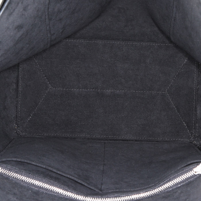 Louis Vuitton Lockme shopping bag in black grained leather - Detail D2