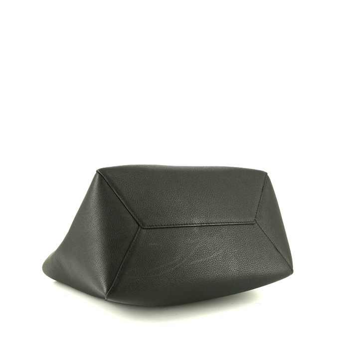 Louis Vuitton Lockme shopping bag in black grained leather - Detail D4