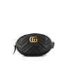 Pochette-cintura Gucci GG Marmont clutch-belt in pelle trapuntata a zigzag nera - 360 thumbnail