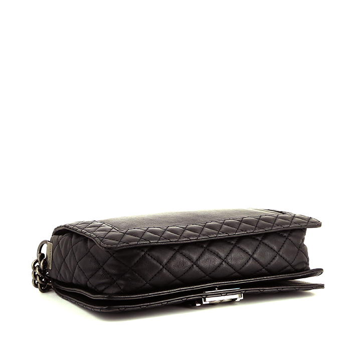 Bolso bandolera Chanel Boy en cuero negro - Detail D5